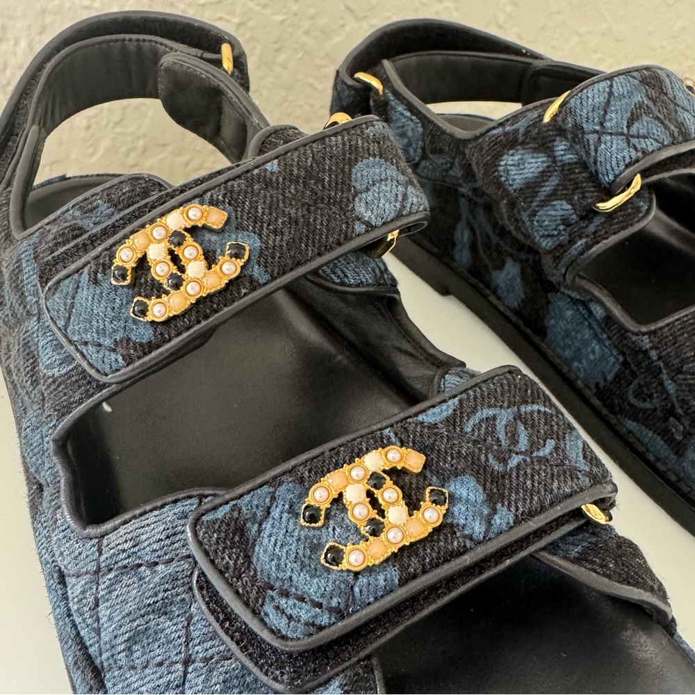 CHANEL Black & Denim CC Logo Mule Slide Strap Flat Sandals - Picture 5 of 9